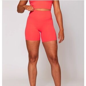 P’tula The Cassey Short 6” Punch Large